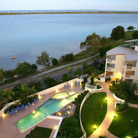 Moorings Beach Resort Калундра Екстериор снимка