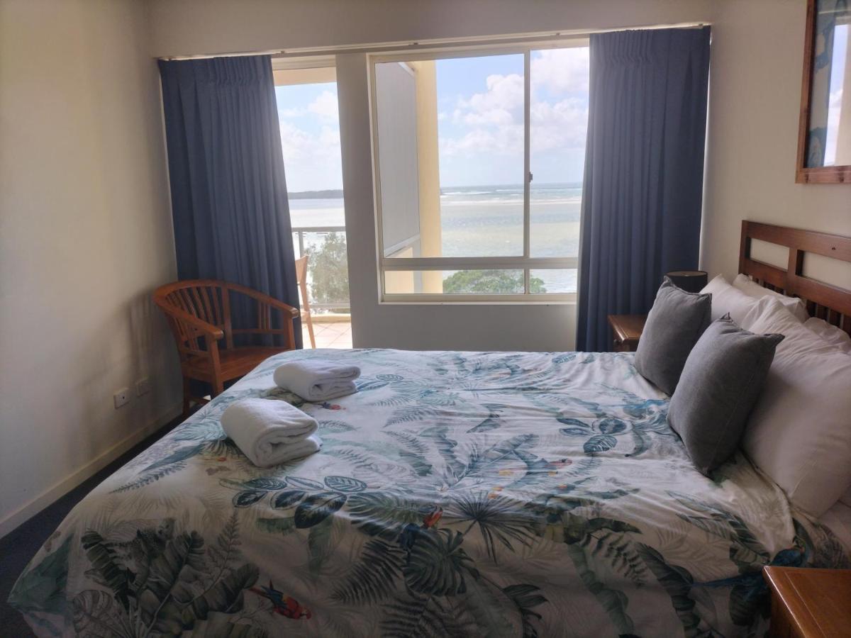 Moorings Beach Resort Калундра Екстериор снимка