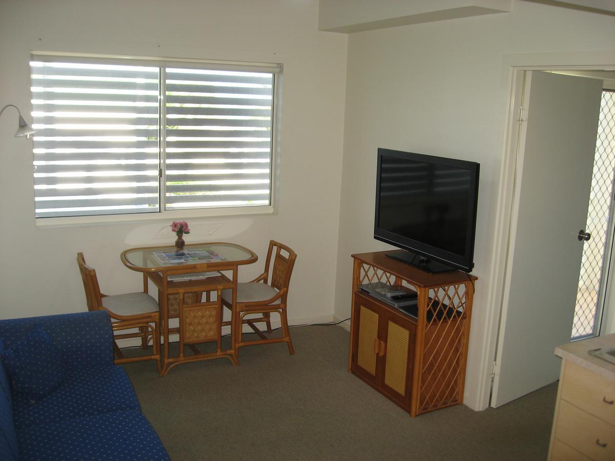 Moorings Beach Resort Калундра Екстериор снимка