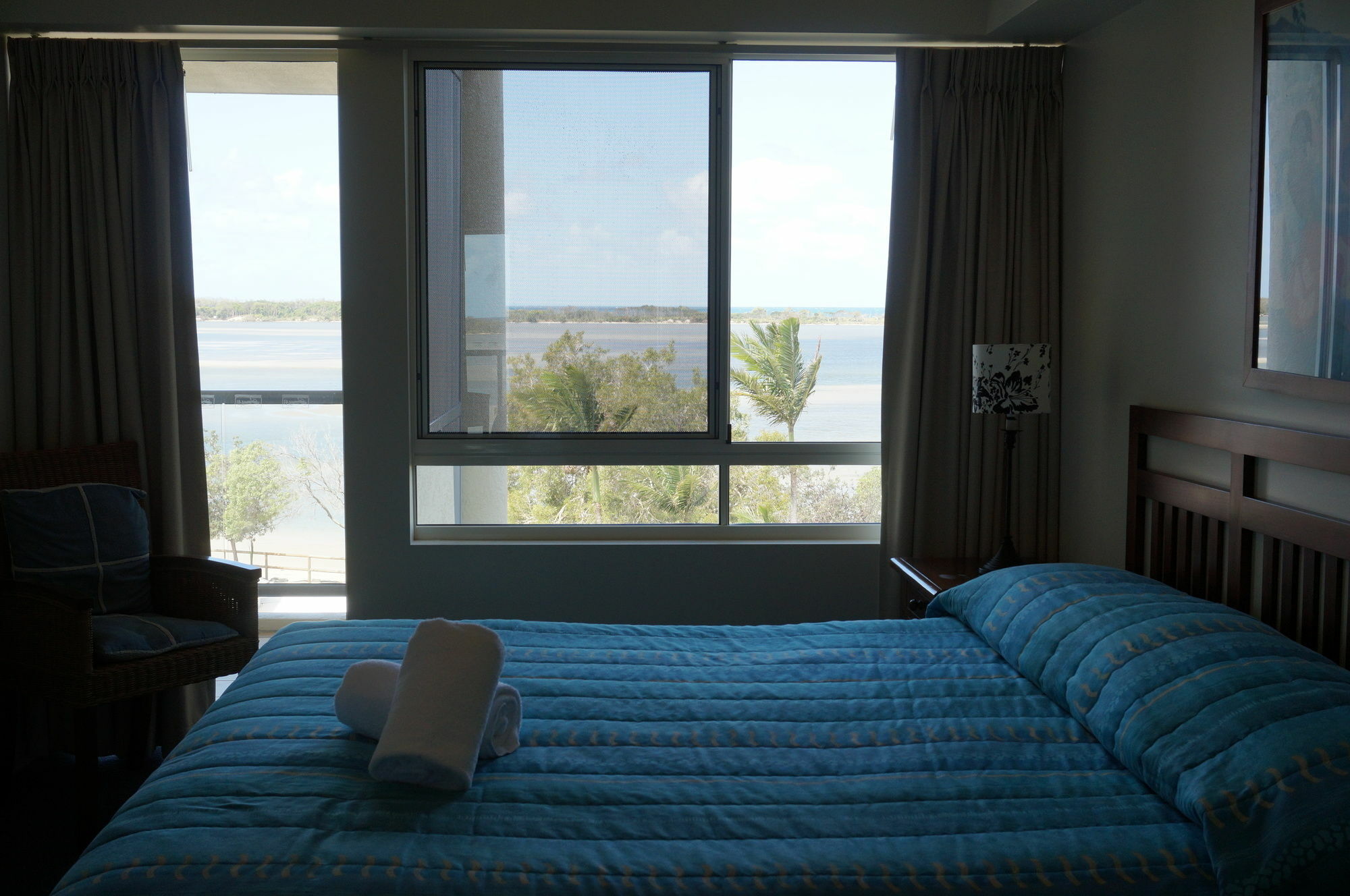 Moorings Beach Resort Калундра Екстериор снимка